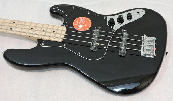 Squier Affinity Series™ Jazz Bass®. Black. Maple Neck
