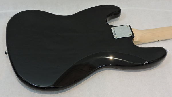 Squier Affinity Series™ Jazz Bass®. Black. Maple Neck