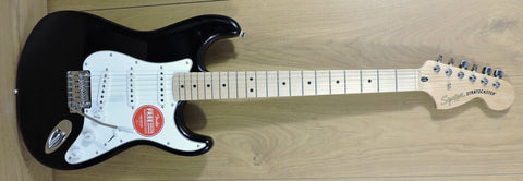 Squier Affinity Series™ Stratocaster. Black. Maple neck
