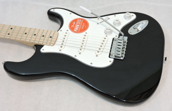 Squier Affinity Series™ Stratocaster. Black. Maple neck