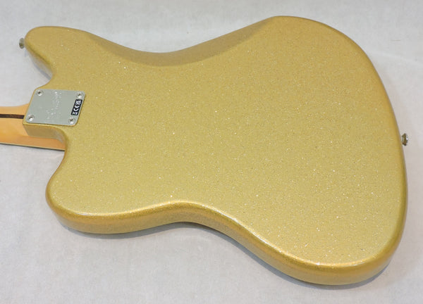 Squier Limited Edition Classic Vibe™ '70s Jaguar®, Matching Headstock, Gold Sparkle