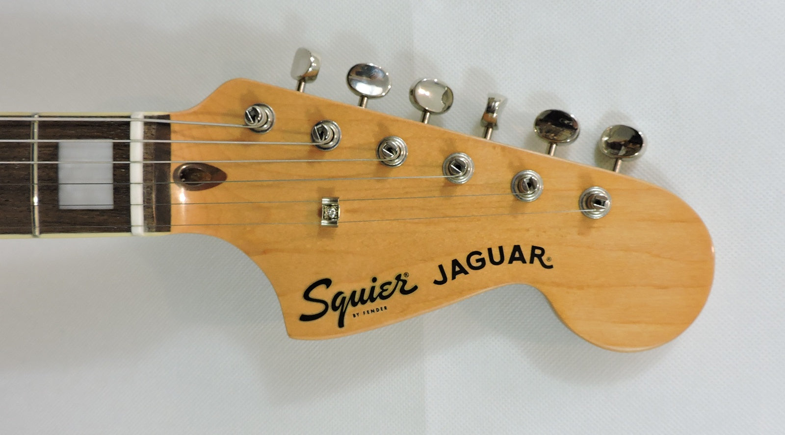 Squier Classic Vibe '70s Jaguar, 3-Colour Sunburst