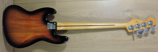 Squier Classic Vibe '70s Jazz Bass®. 3-Tone Sunburst