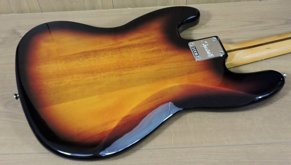 Squier Classic Vibe '70s Jazz Bass®. 3-Tone Sunburst
