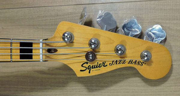 Squier Classic Vibe '70s Jazz Bass®. 3-Tone Sunburst