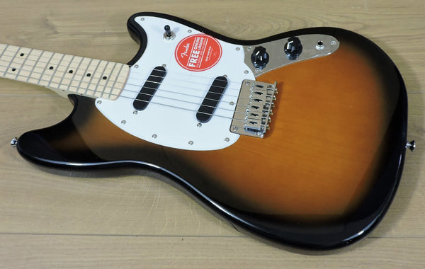 Squier Sonic™ Mustang®. 2-Colour Sunburst