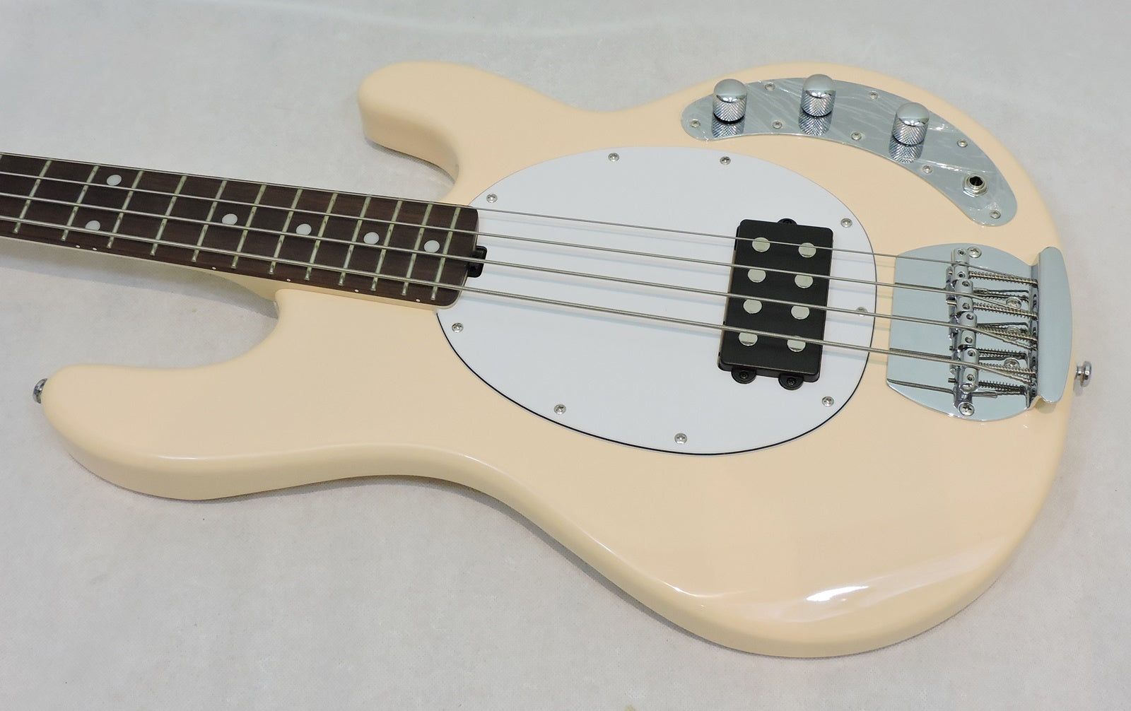 Sterling by MusicMan Sub Ray 4 Bass. Vintage Cream.