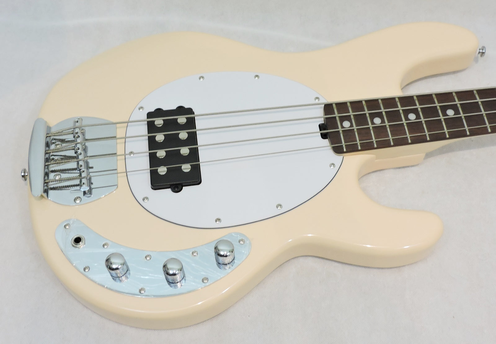 Sterling by MusicMan Sub Ray 4 Bass. Vintage Cream.