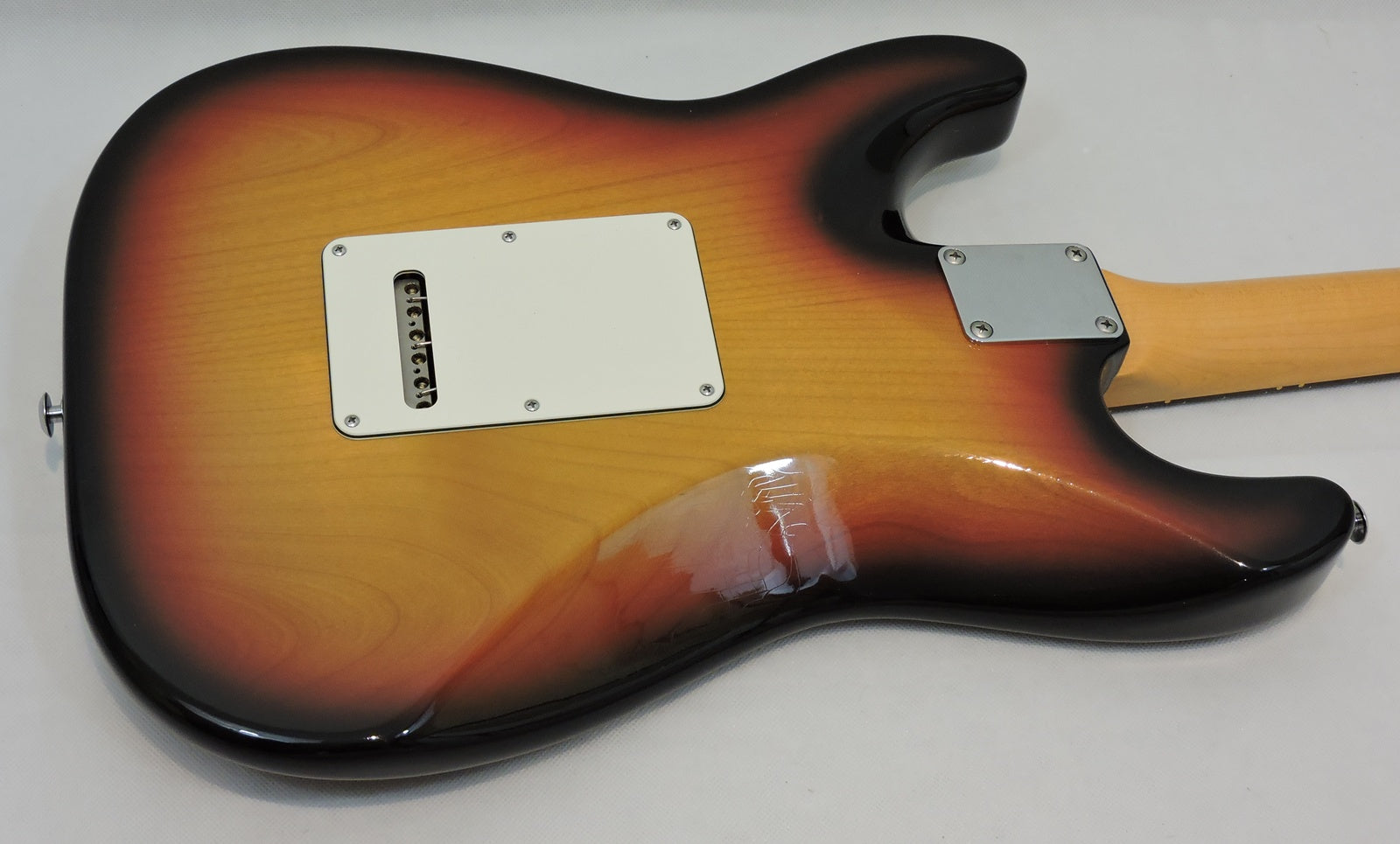 Suhr Classic S Antique HSS. 3-Tone Burst. Mint - Used