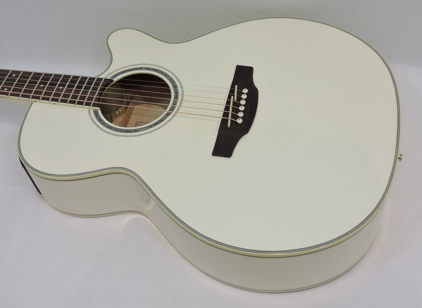 Takamine GN37CE Pearl White