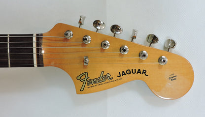 Fender Vintera® III Mid '60s Jaguar®, Rosewood Fingerboard, 3 Colour Sunburst - Slightly Marked