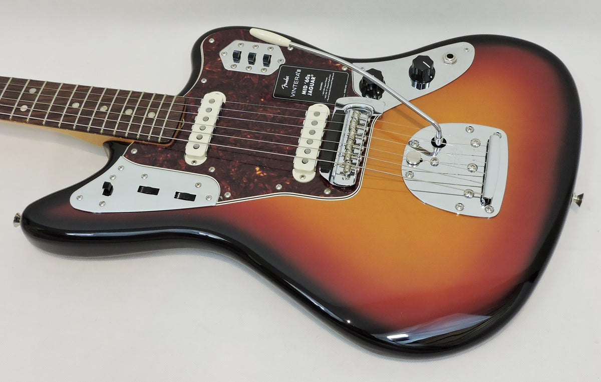 Fender Vintera® III Mid '60s Jaguar®, Rosewood Fingerboard, 3 Colour Sunburst - Slightly Marked