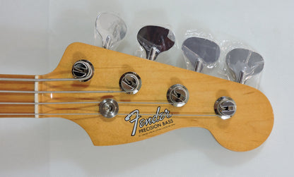 Fender Vintera® III Late '60s Precision Bass®, Maple Fingerboard, 3-Color Sunburst