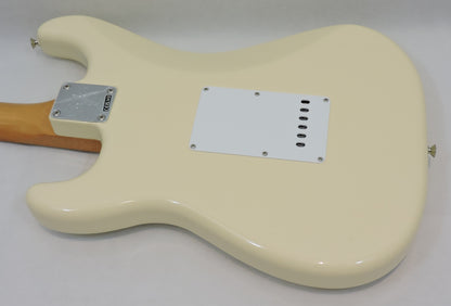 Fender Vintera® III Late '60s Stratocaster®, Maple Fingerboard, Olympic White