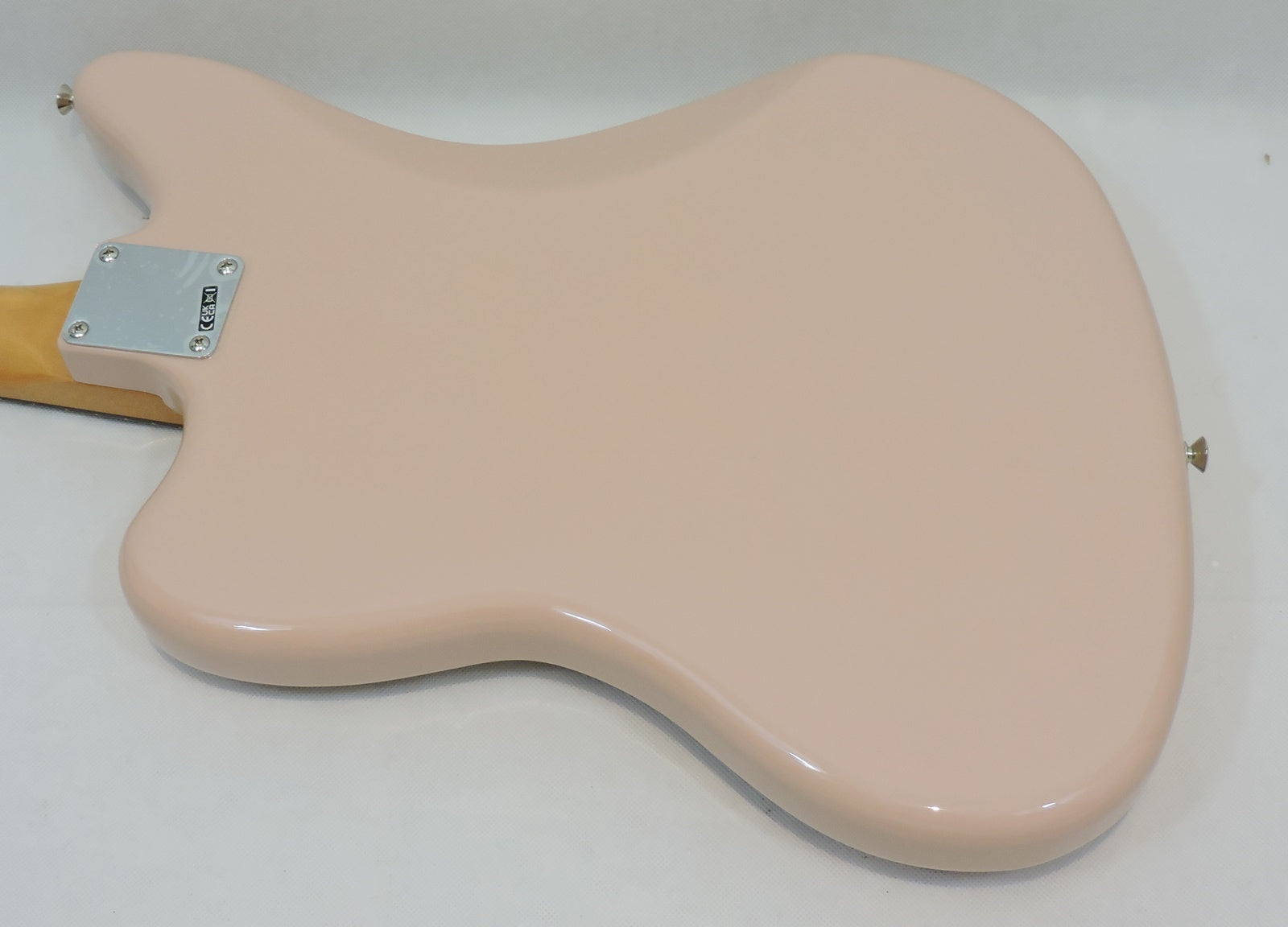 Fender Vintera® III Mid '60s Jaguar®, Rosewood Fingerboard, Shell Pink