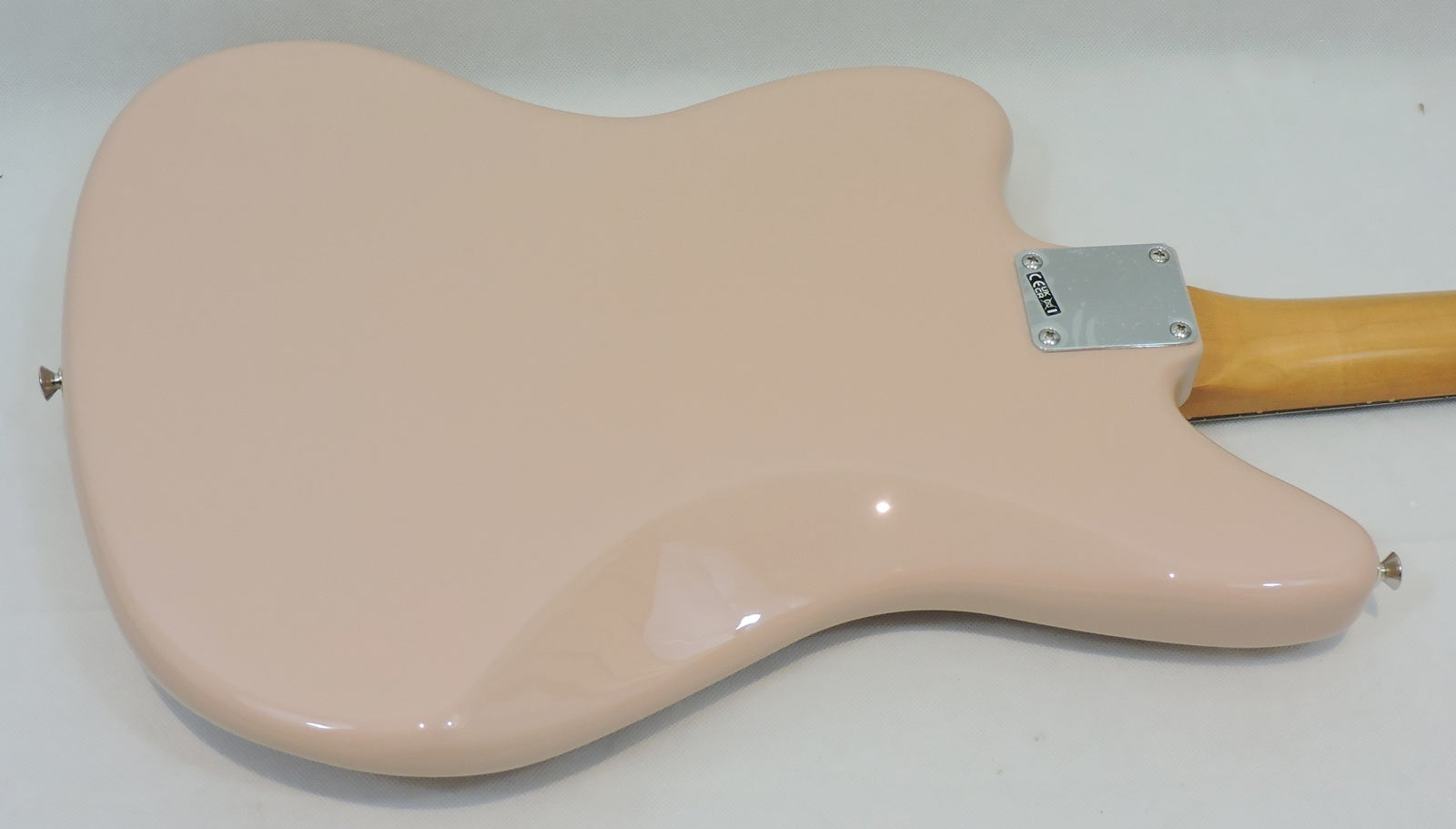 Fender Vintera® III Mid '60s Jaguar®, Rosewood Fingerboard, Shell Pink