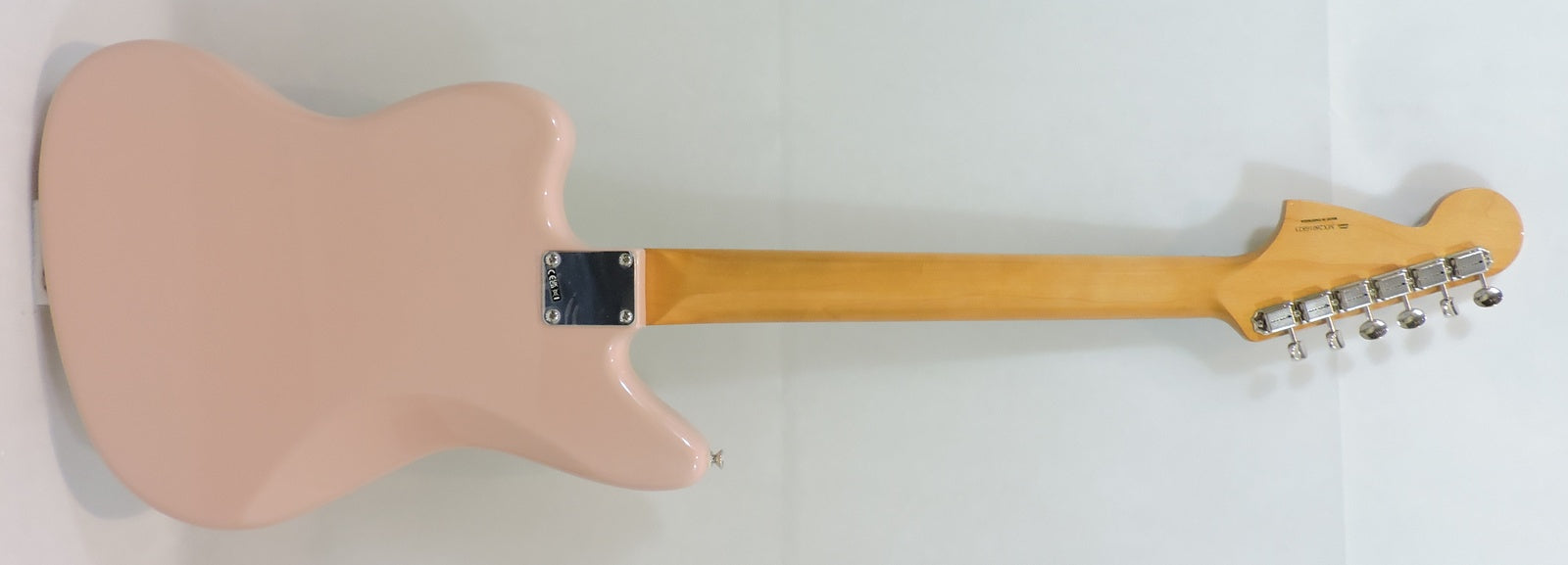Fender Vintera® III Mid '60s Jaguar®, Rosewood Fingerboard, Shell Pink