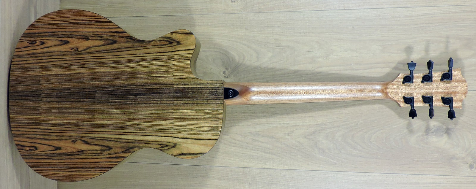 Lag Tramontane T270 Snakewood Slim Body