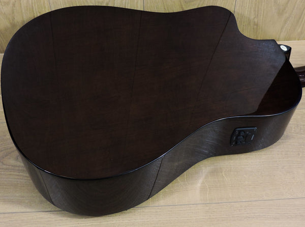 Fender CD-140SCE Electro-Acoustic Guitar. Sunburst including hard case