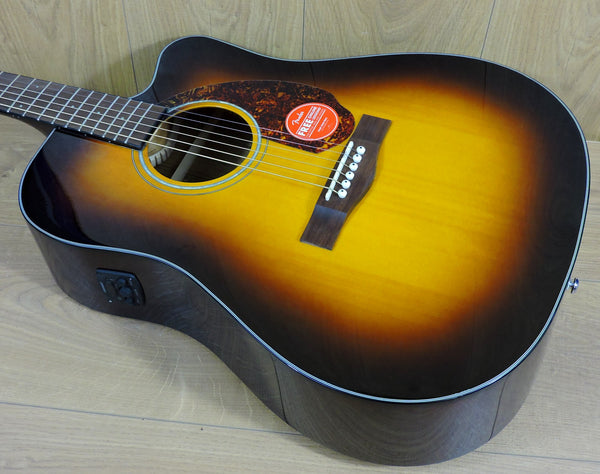 Fender CD-140SCE Electro-Acoustic Guitar. Sunburst including hard case
