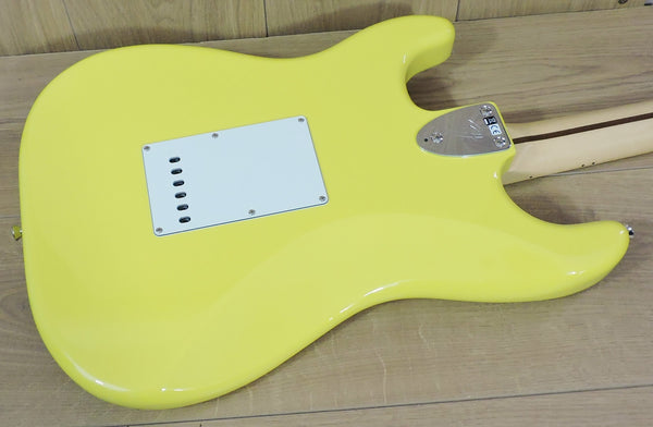 Fender MIJ Limited International Colour Stratocaster®. Monaco Yellow