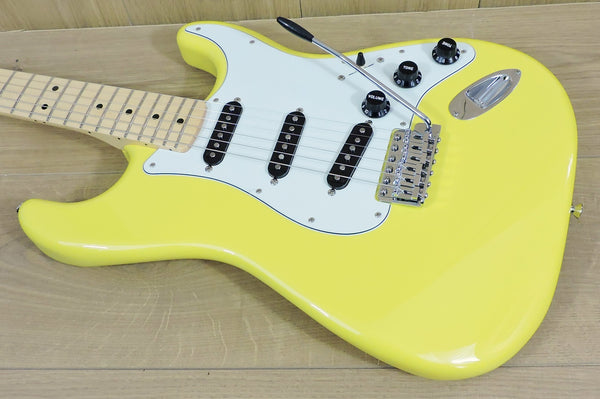 Fender MIJ Limited International Colour Stratocaster®. Monaco Yellow