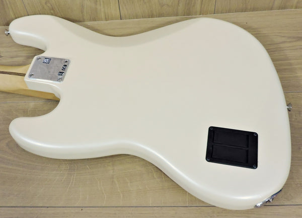Fender Player Plus Jazz Bass®. Olympic Pearl