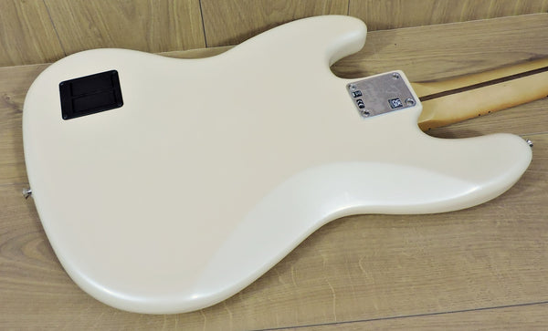 Fender Player Plus Jazz Bass®. Olympic Pearl