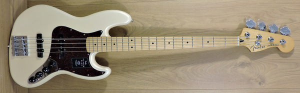 Fender Player Plus Jazz Bass®. Olympic Pearl