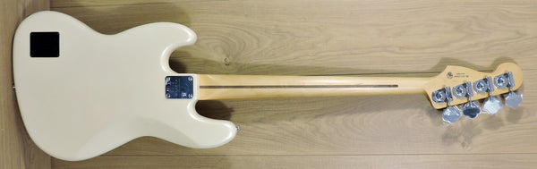 Fender Player Plus Jazz Bass®. Olympic Pearl