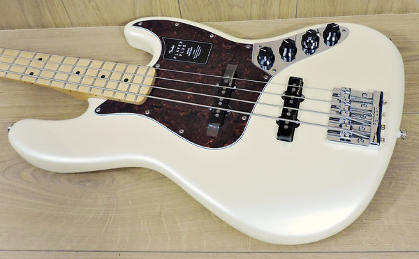 Fender Player Plus Jazz Bass®. Olympic Pearl