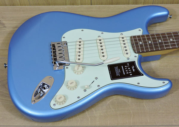Fender Player Plus Stratocaster. Opal Spark