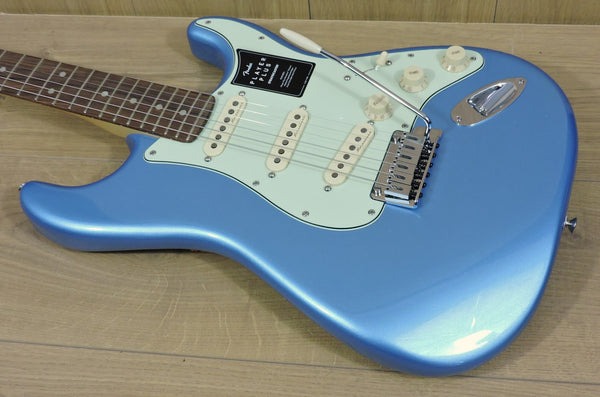 Fender Player Plus Stratocaster. Opal Spark