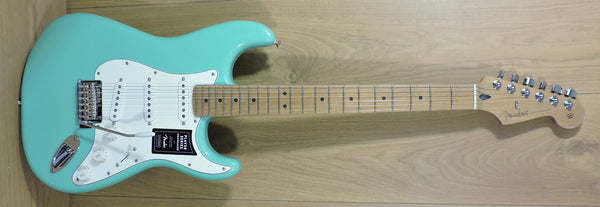 Fender Limited Edition Player Stratocaster®, Roasted Maple Fingerboard, Sea Foam Green