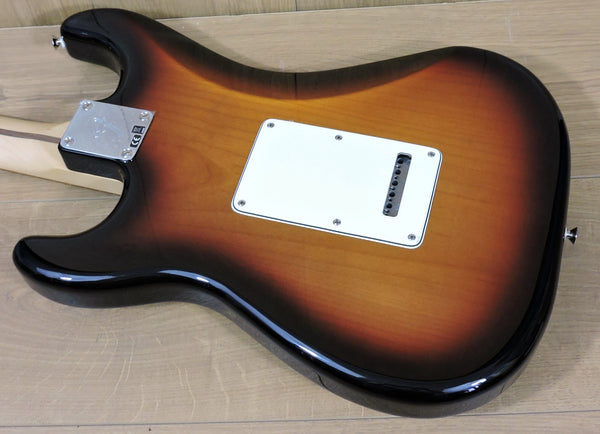 Fender Player Stratocaster. 3 Colour Sunburst Pau Ferro