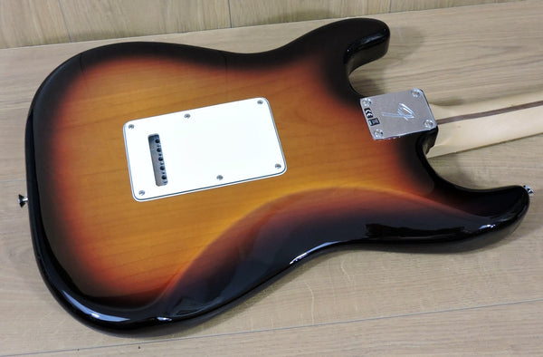 Fender Player Stratocaster. 3 Colour Sunburst Pau Ferro