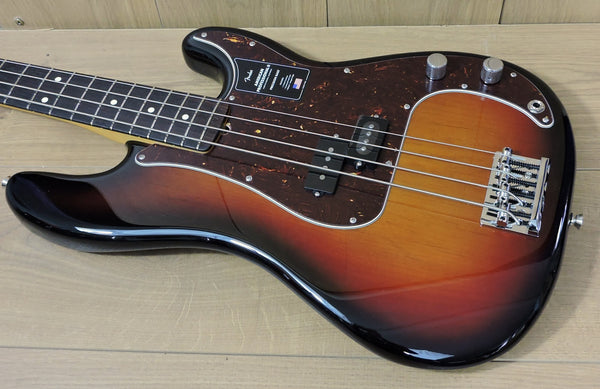 Fender American Professional II Precision Bass, 3-Colour Sunburst Rosewood Neck
