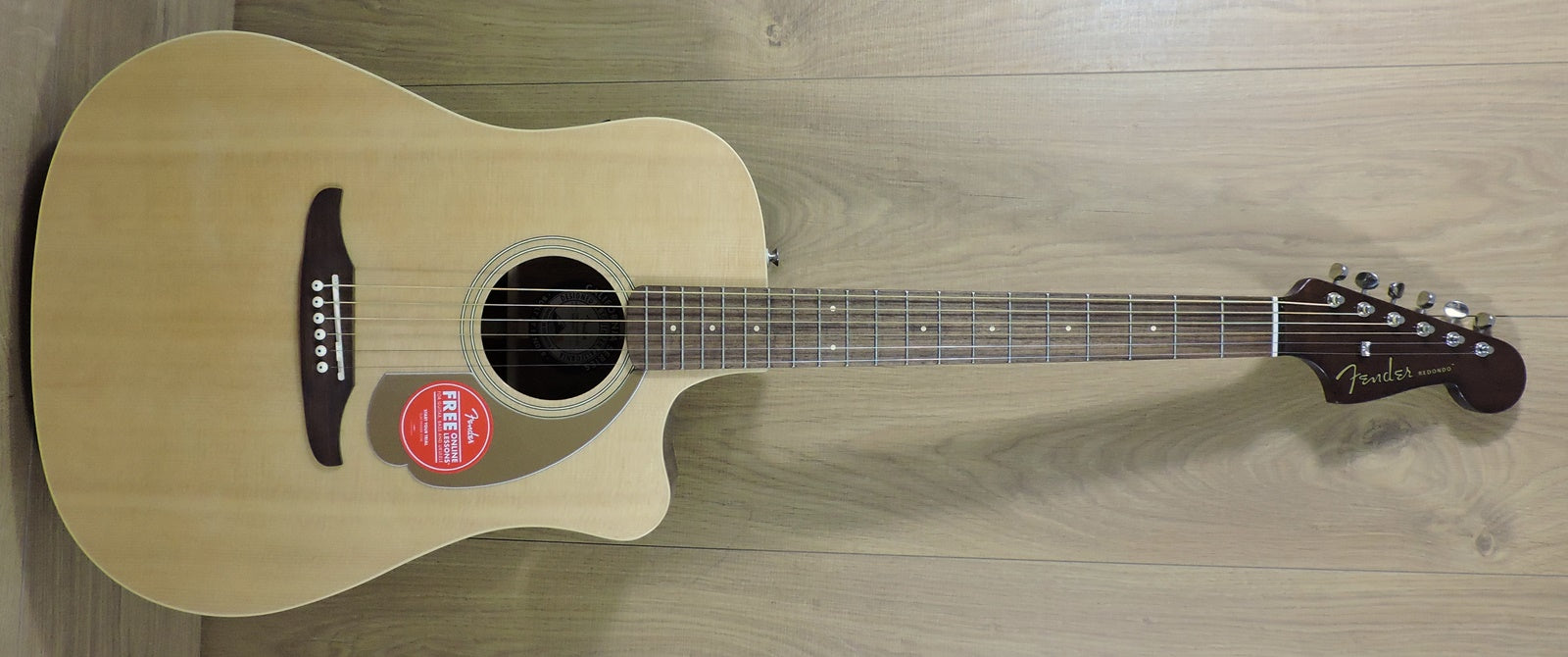Fender Redondo Player. Natural