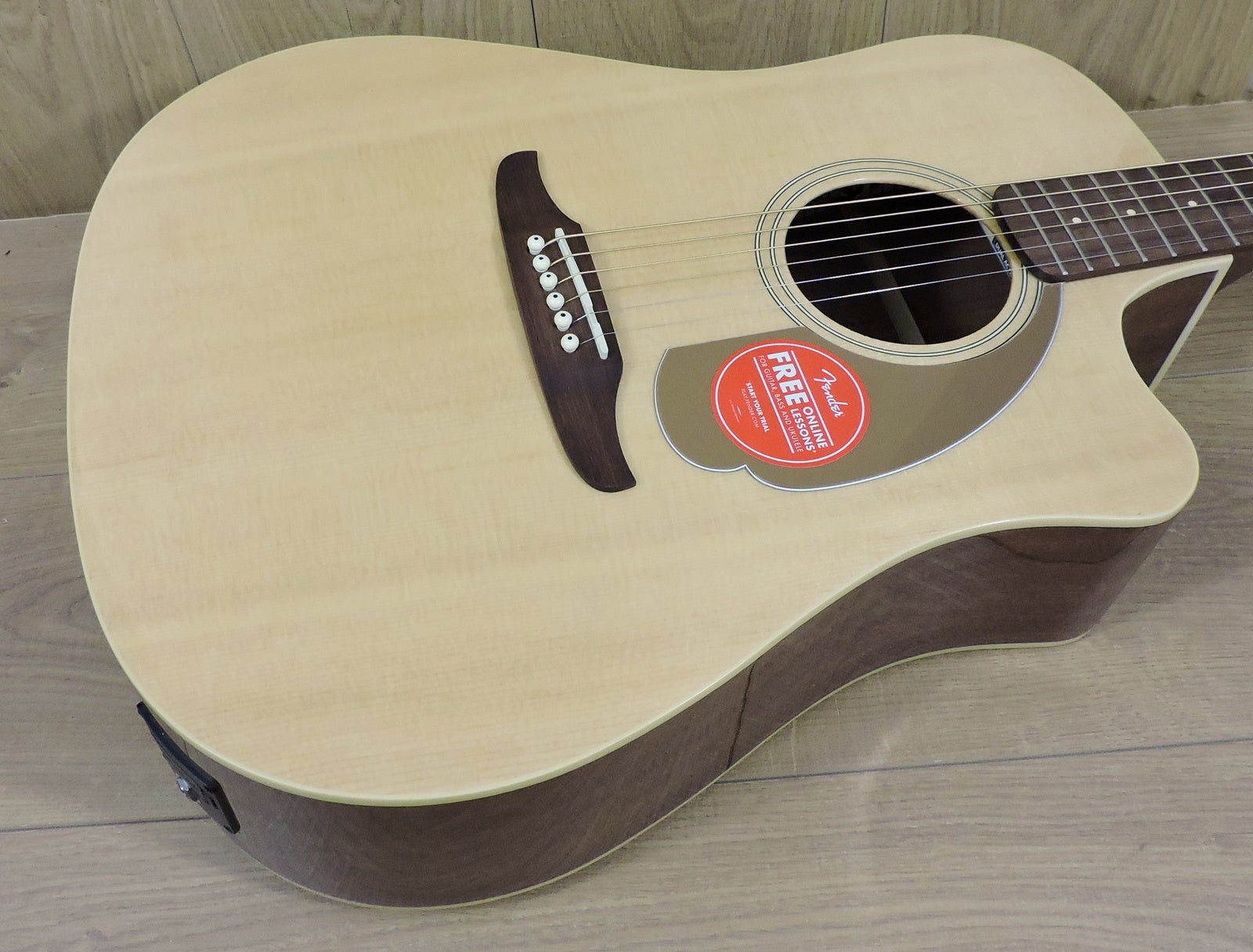 Fender Redondo Player. Natural Langley Guitar Centre