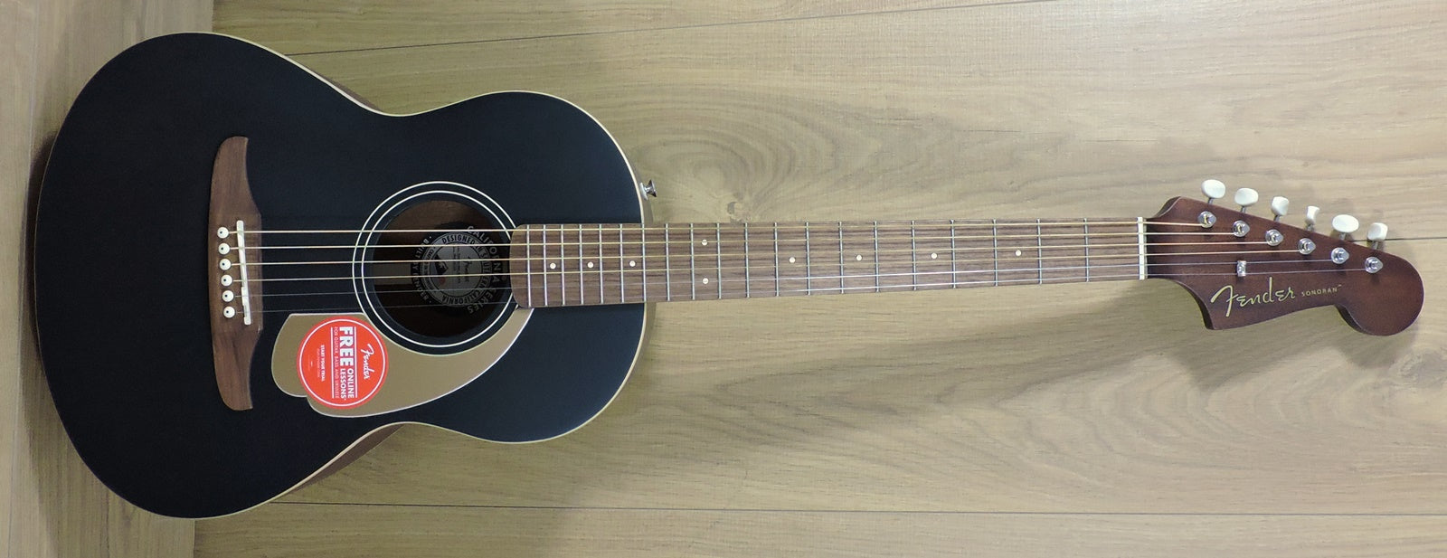 Fender Sonoran Mini. Black. Bag Included.