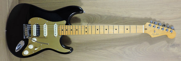 Fender American Ultra Stratocaster® HSS. Texas Tea MN- Tiny lacquer split