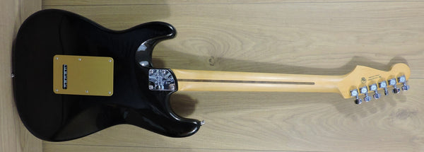 Fender American Ultra Stratocaster® HSS. Texas Tea MN- Tiny lacquer split