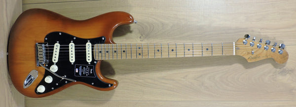 Fender Limited Edition American Ultra Stratocaster, Roasted Maple Fingerboard, Honey Burst