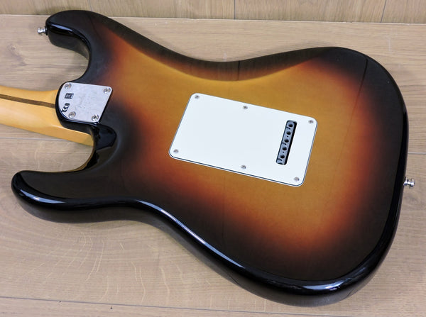 Fender American Ultra Stratocaster®. Ultraburst MN