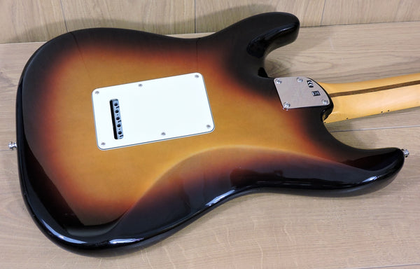 Fender American Ultra Stratocaster®. Ultraburst MN