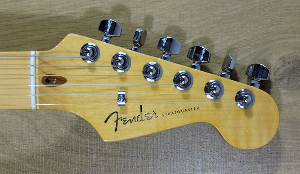 Fender American Ultra Stratocaster®. Ultraburst MN