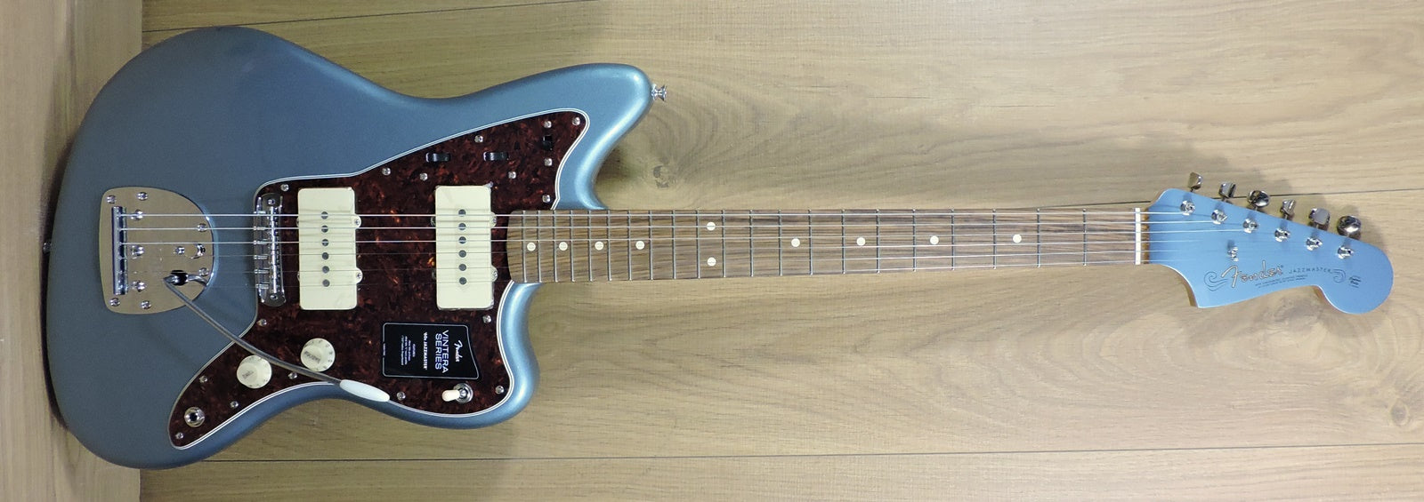Fender Vintera® '60s Jazzmaster® Ice Blue Metallic