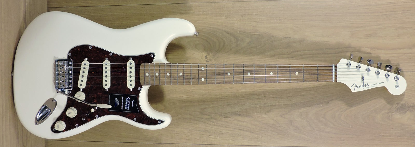 Fender Limited Edition Vintera '60s Stratocaster Olympic White