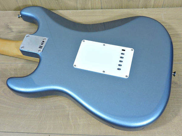 Fender Vintera 60's Stratocaster. Ice Blue Metallic. PF