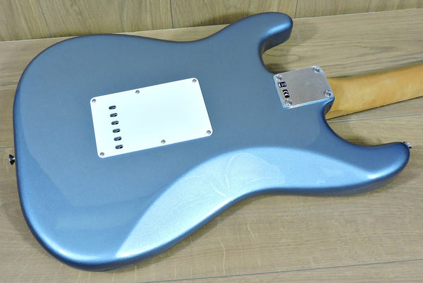 Fender Vintera 60's Stratocaster. Ice Blue Metallic. PF